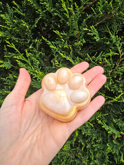 Grande patte personnalisée sur socle